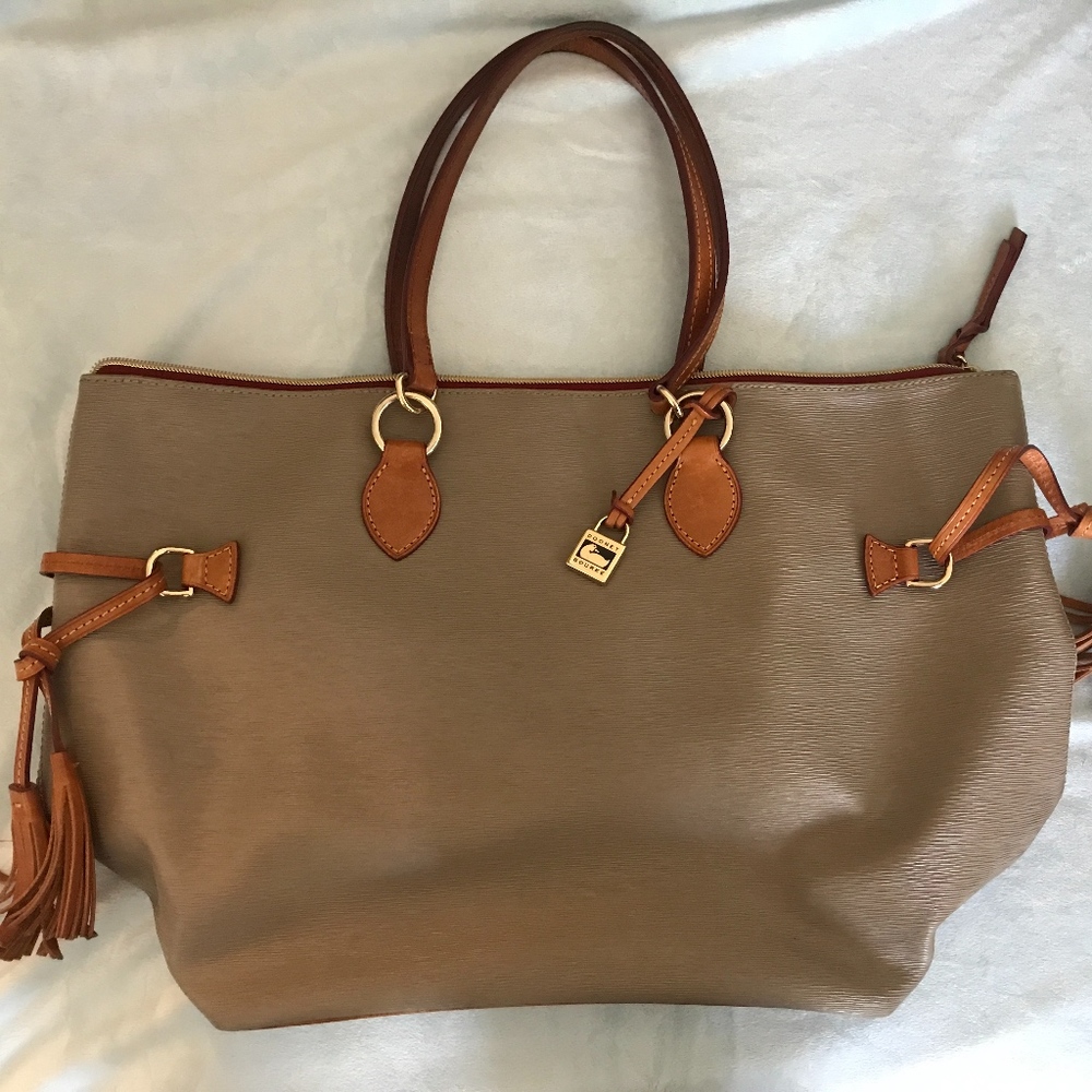 Dooney and Bourke - Tote